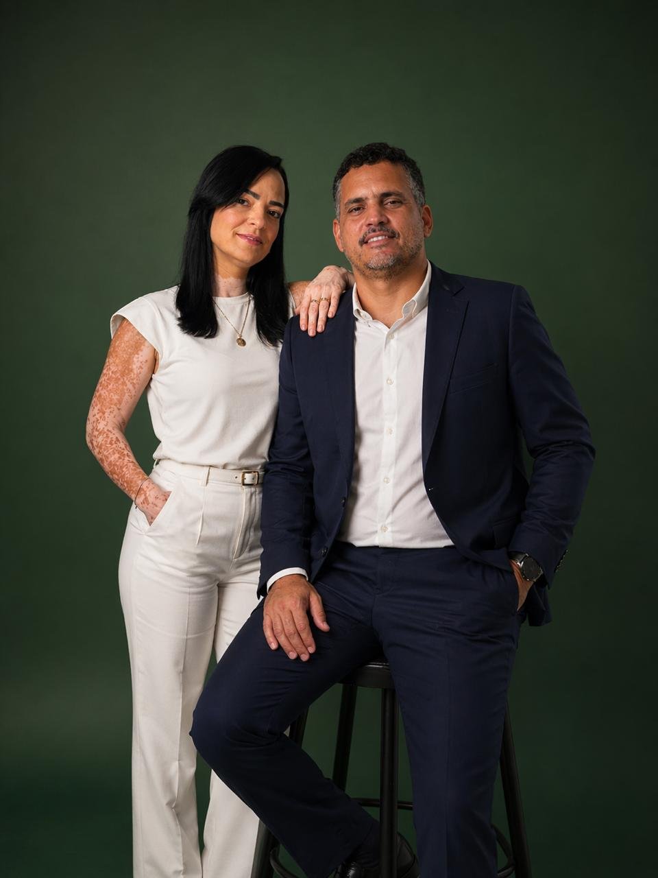 Retrato de Casal Imóveis, corretor especialista em imóveis de alto padrão